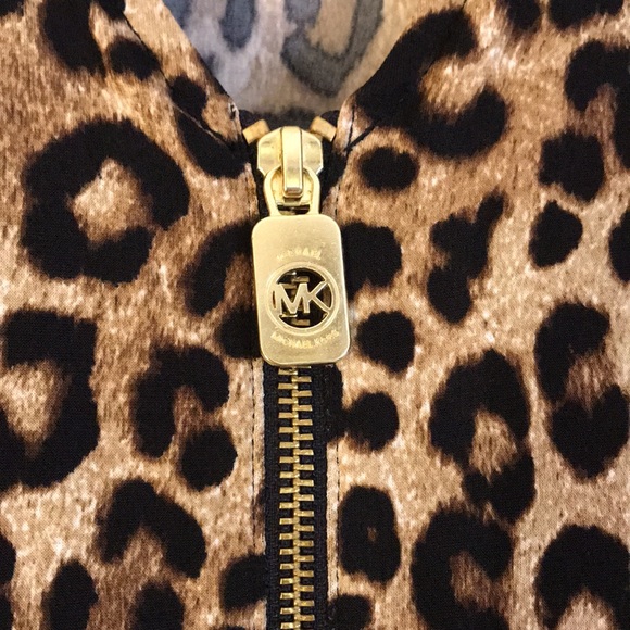 MICHAEL KOHRS Leopard Animal Print quarter zip soft blouse size Medium - Picture 4 of 16